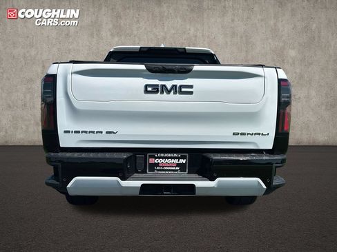 Used 2025 GMC Sierra EV Denali AWD/4WD image 16