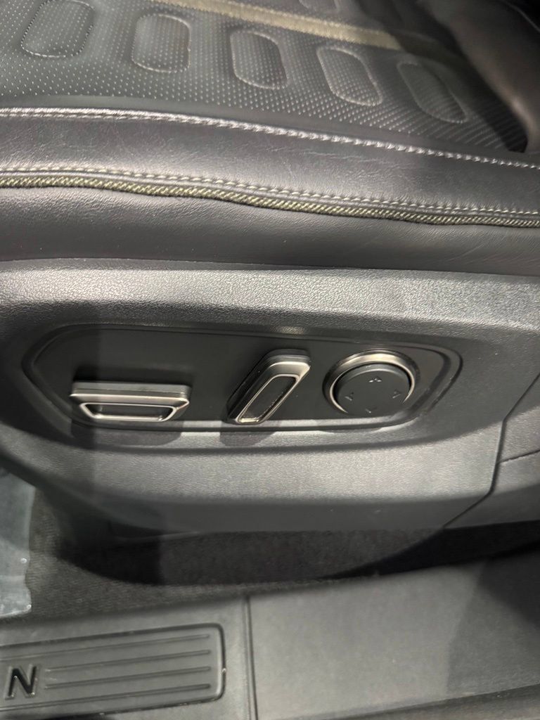 Used 2024 Rivian R1T Adventure Dual AWD/4WD image 14