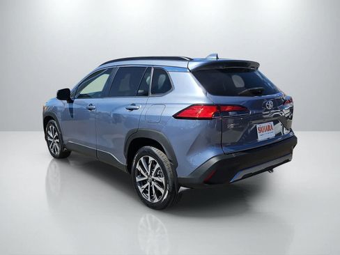 Used 2022 Toyota Corolla Cross XLE w/ Convenience Package FWD image 8