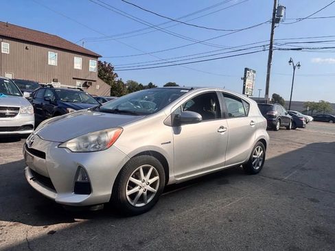 Used 2013 Toyota Prius C Three FWD image 2