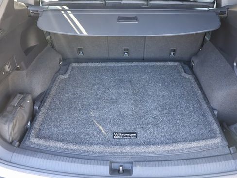 Used 2023 Volkswagen Tiguan SE R-Line image 21