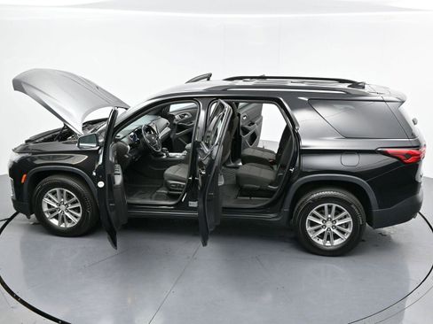 Used 2022 Chevrolet Traverse LT image 40
