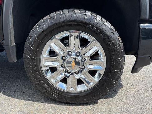 Used 2024 Chevrolet Silverado 2500 High Country w/ High Country Premium Package AWD/4WD image 15