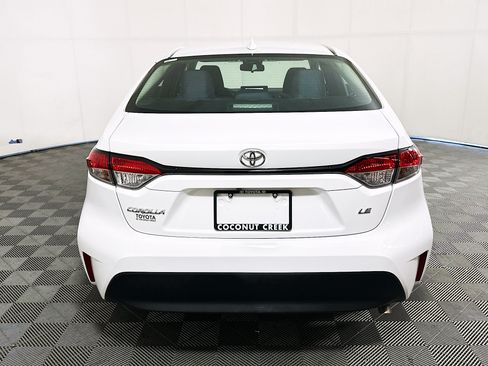 Used 2023 Toyota Corolla LE FWD image 4