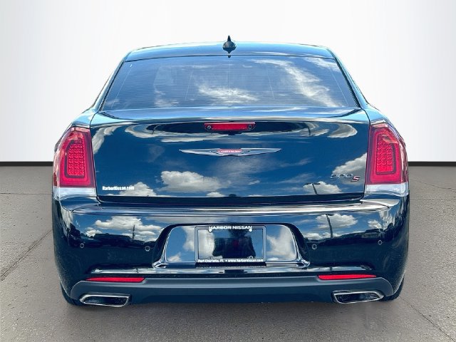 Used 2022 Chrysler 300 S RWD image 27