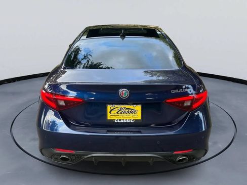 Used 2019 Alfa Romeo Giulia RWD image 3