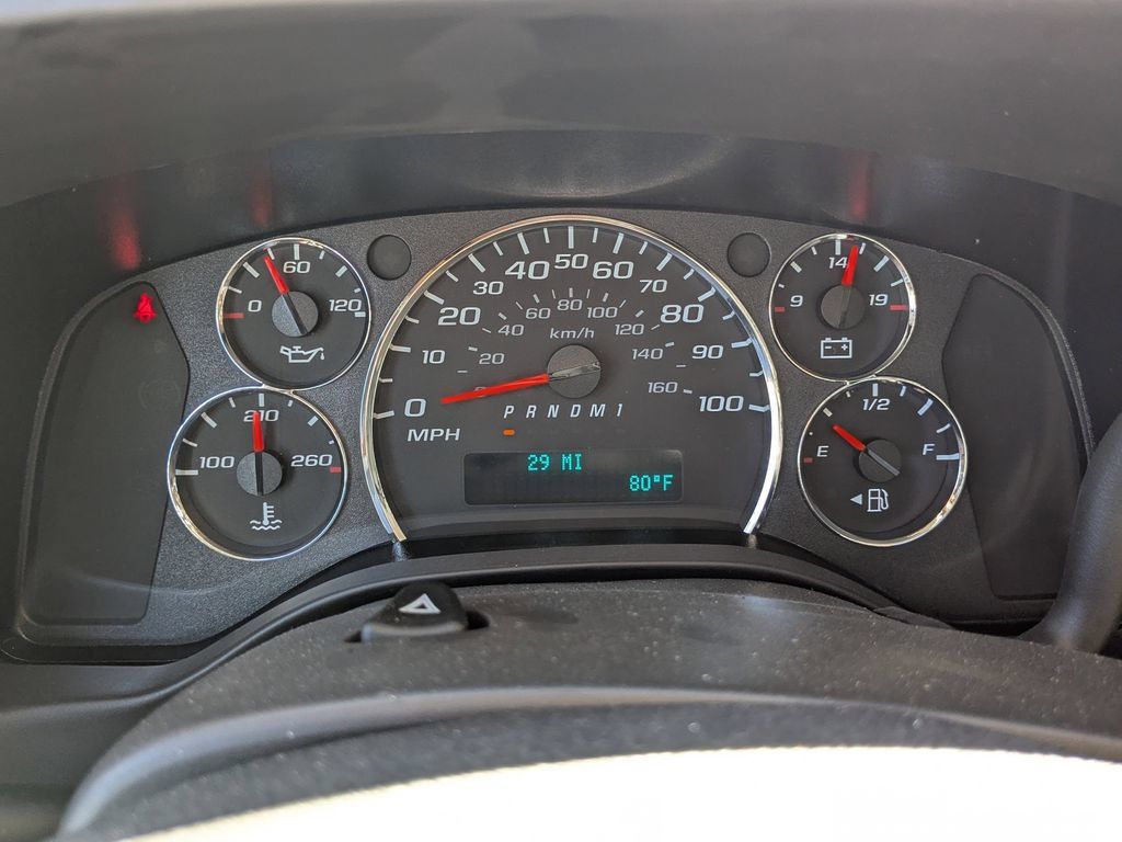 New 2025 Chevrolet Express 3500 w/ Power Convenience Package RWD image 28