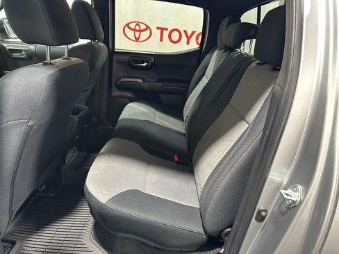 Used 2023 Toyota Tacoma TRD Off-Road w/ Technology Package AWD/4WD image 17