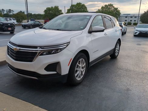 Used 2024 Chevrolet Equinox LT FWD image 1