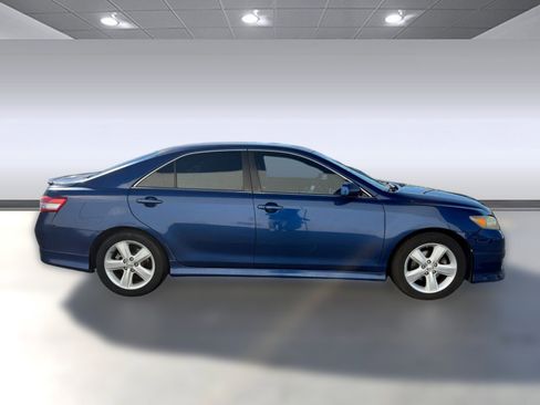 Used 2011 Toyota Camry SE image 8