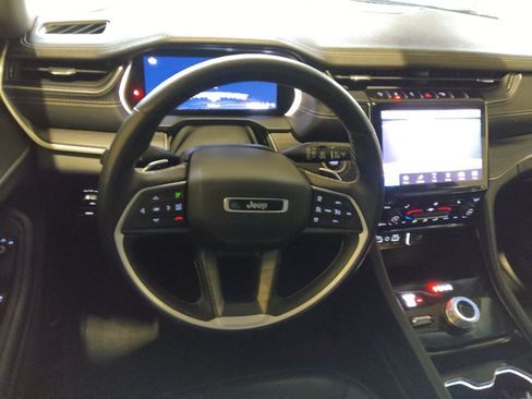 Used 2021 Jeep Grand Cherokee L Limited image 22