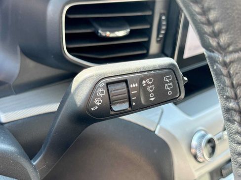 Used 2022 Ford Explorer XLT w/ Equipment Group 202A AWD/4WD image 15