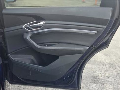 Used 2022 Audi e-tron Premium image 19