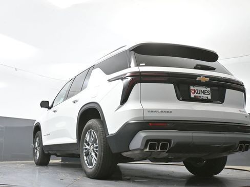 Used 2024 Chevrolet Traverse LT FWD image 56