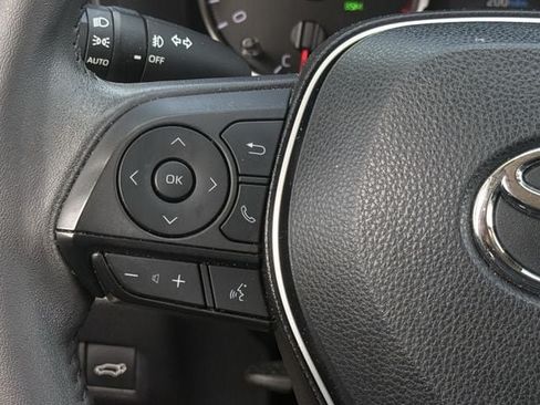 Used 2022 Toyota RAV4 XLE Premium FWD image 15