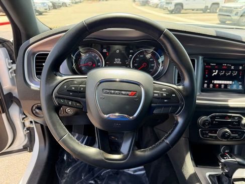 Used 2019 Dodge Charger SXT RWD image 23