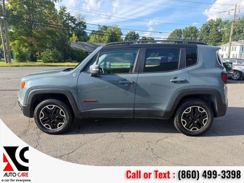 Used 2016 Jeep Renegade Trailhawk AWD/4WD image 4