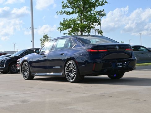 New 2026 BMW 740i image 6