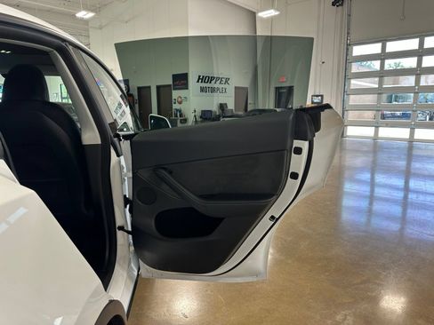 Used 2023 Tesla Model Y Long Range AWD/4WD image 38
