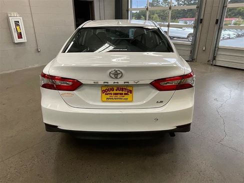 Used 2019 Toyota Camry LE FWD image 4