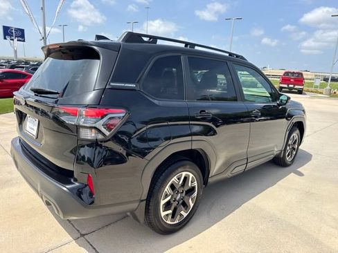 Used 2026 Subaru Forester Premium AWD/4WD image 3