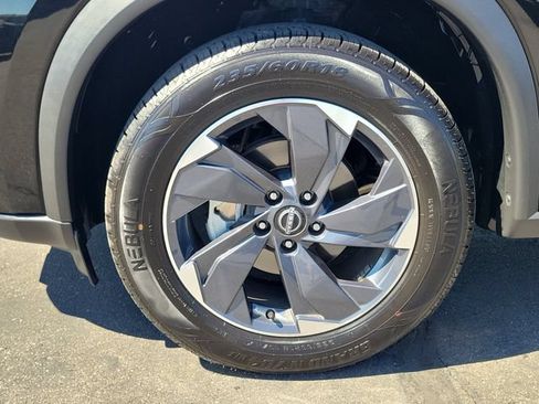 Used 2024 Nissan Rogue SV FWD image 24