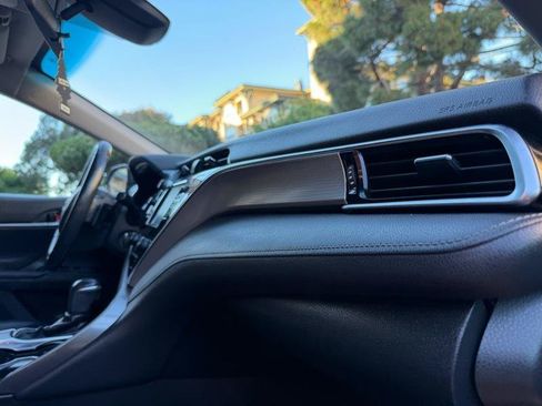 Used 2018 Toyota Camry SE FWD image 53