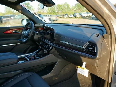 New 2026 Chevrolet Traverse Z71 image 9