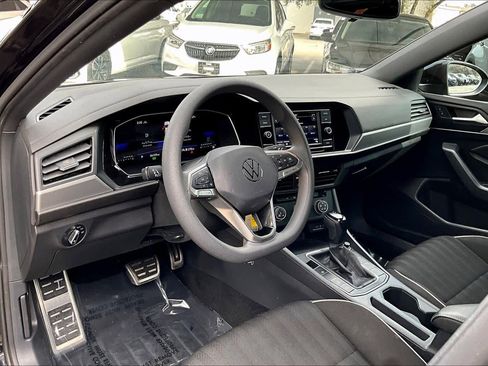 Used 2023 Volkswagen Jetta Sport image 17