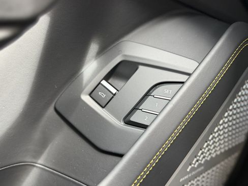 Used 2024 Lamborghini Urus S AWD/4WD image 23