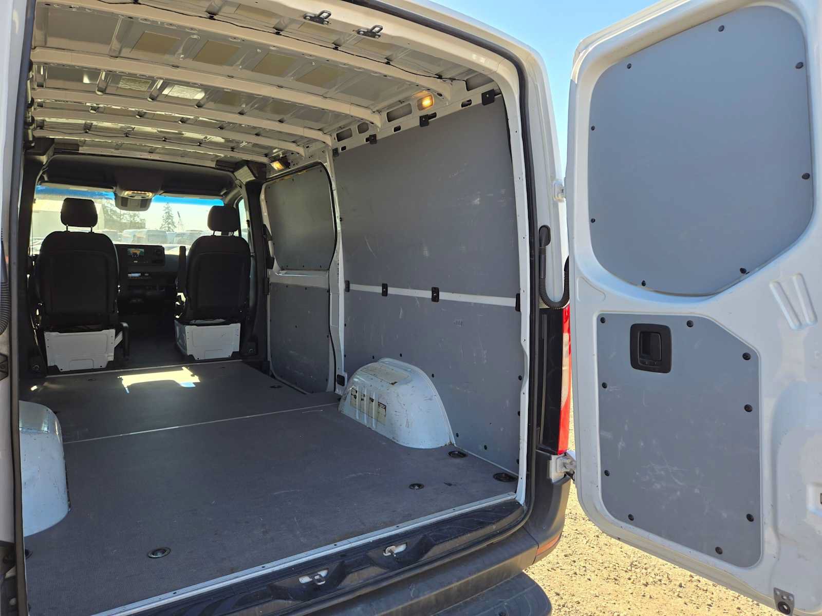 Used 2020 Mercedes-Benz Sprinter 2500 image 19