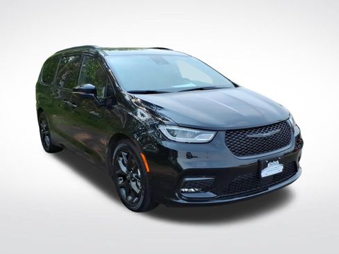 Used 2026 Chrysler Pacifica Limited w/ S Appearance Package FWD image 8