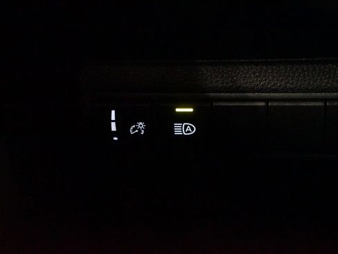 Certified 2025 Toyota Corolla LE FWD image 22