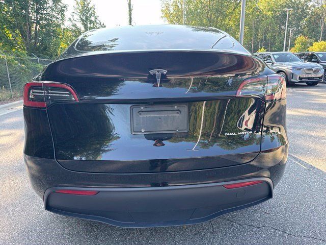 Used 2024 Tesla Model Y Long Range AWD/4WD image 6