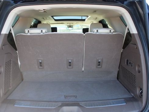 Used 2023 GMC Yukon Denali w/ Denali Reserve Package image 6