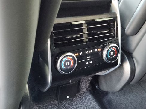 New 2025 Land Rover Range Rover SE image 32