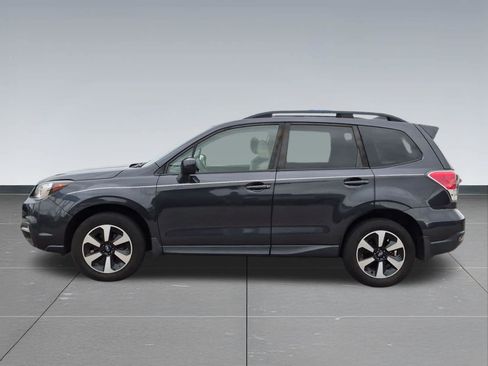 Used 2018 Subaru Forester 2.5i Premium w/ All-Weather Package AWD/4WD image 3