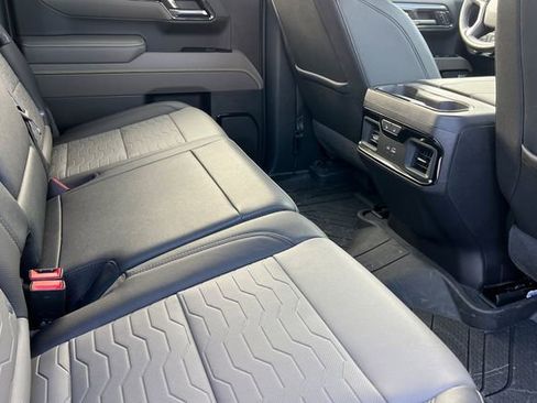 Used 2024 Chevrolet Silverado 1500 ZR2 w/ Technology Package image 18