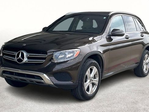 Used 2018 Mercedes-Benz GLC 300 w/ Premium Package image 10