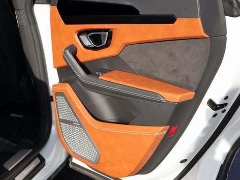 Used 2024 Lamborghini Urus S image 17