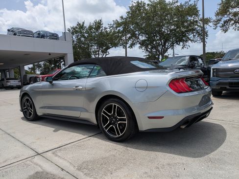 Used 2020 Ford Mustang Premium RWD image 6