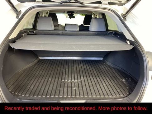 Used 2021 Toyota Venza LE AWD/4WD image 7
