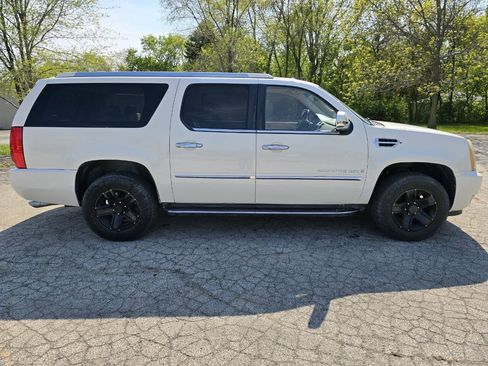 Used 2007 Cadillac Escalade ESV AWD w/ Information Package image 4