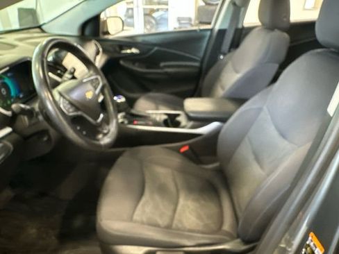 Used 2017 Chevrolet Volt LT w/ Comfort Package image 25