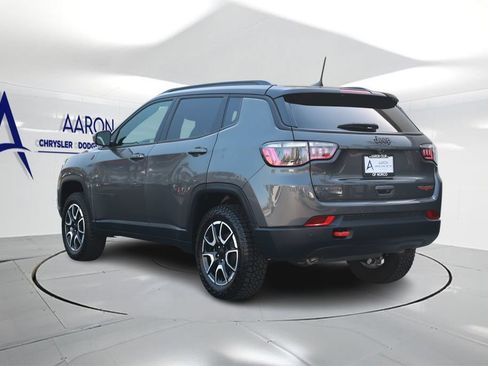 Used 2024 Jeep Compass Trailhawk AWD/4WD image 2