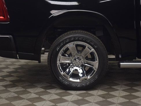 New 2026 RAM 1500 4x4 Crew Cab image 8
