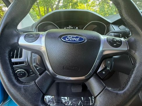 Used 2012 Ford Focus Titanium FWD image 24