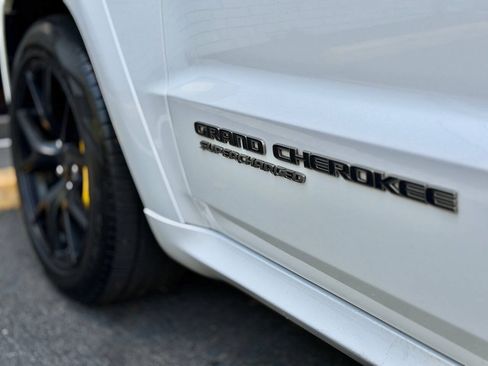 Used 2018 Jeep Grand Cherokee Trackhawk AWD/4WD image 9