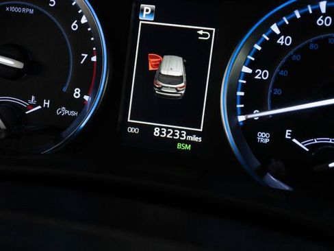 Used 2018 Toyota Highlander XLE image 28