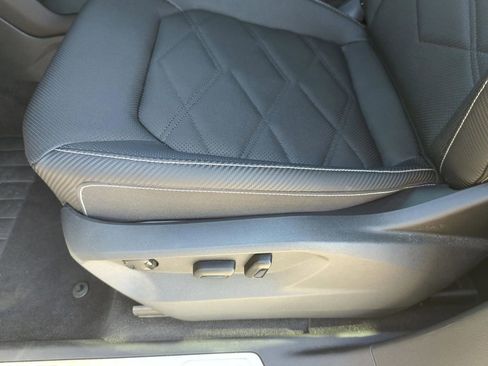 New 2025 Volkswagen Atlas Cross Sport SE AWD/4WD image 39